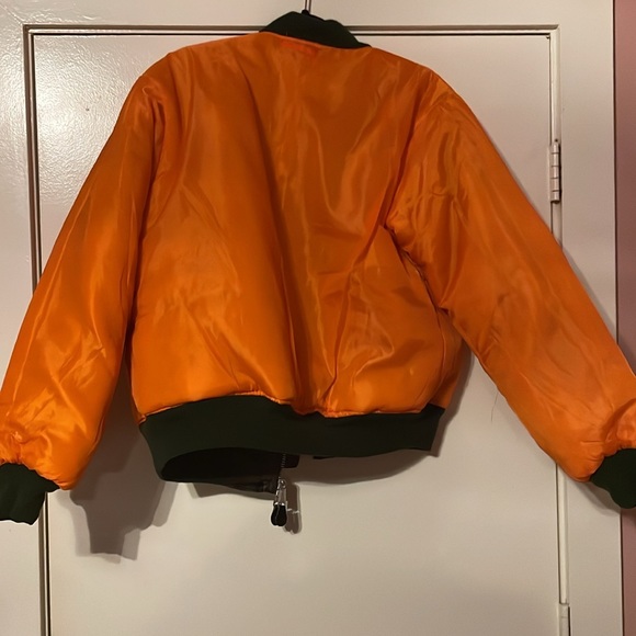 100% Flight Nylon: The MA-1 Flight Jacket is in size large.Excellent condition - Picture 3 of 7